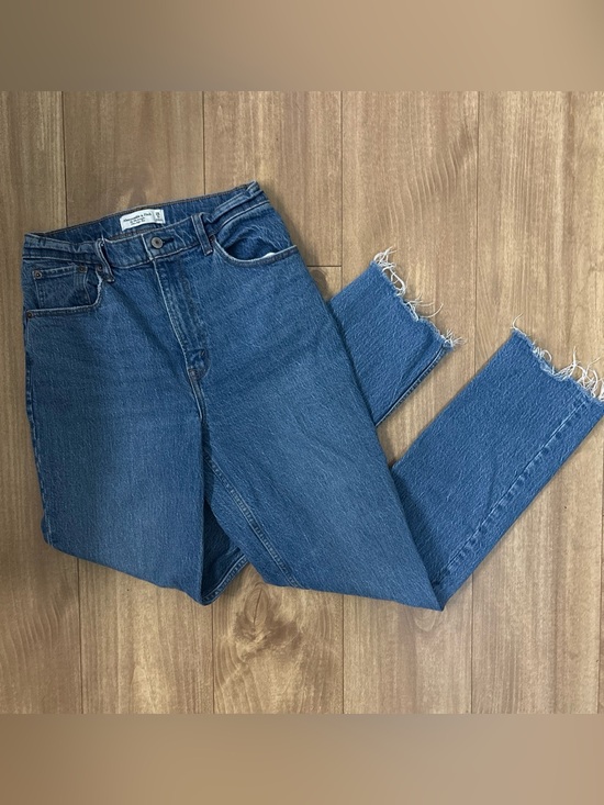 Abercrombie & Fitch Denim - Abercrombie & Fitch 90s Straight Ultra High Rise Jeans